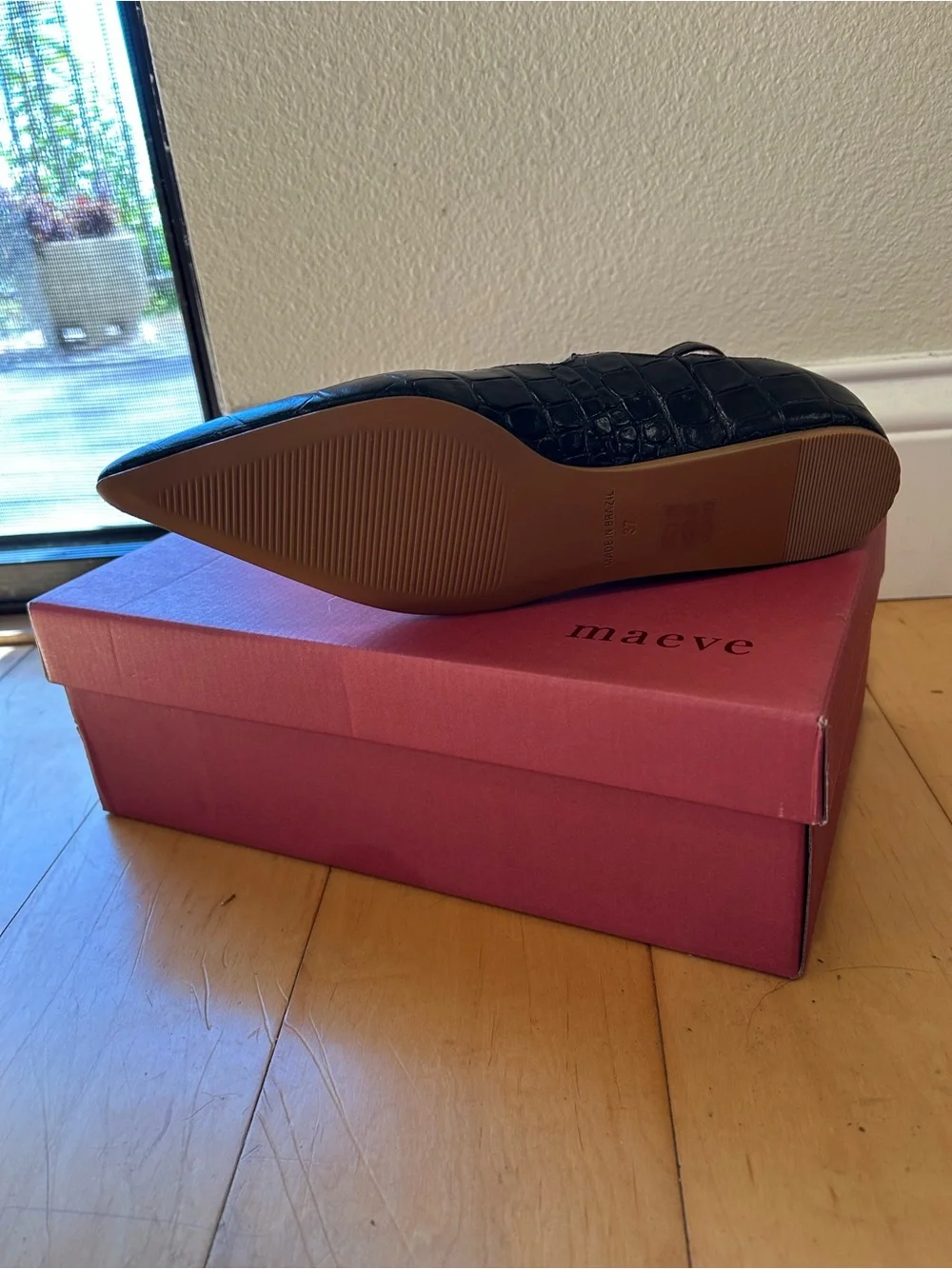 Anthropologie Black Croc-Embossed Pointed T-Strap Flats - Picture 5 of 6